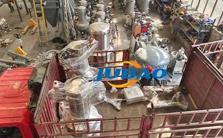 河南南陽李女士訂購的ZKS-650大肚上料機(jī)發(fā)貨